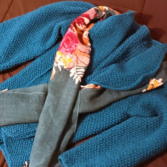 STYLE ALERT! TEAL BLUE CROCHET BUTTONLESS CARDIGAN W/COORDINATING SCARF, M. - Picture 1 of 7